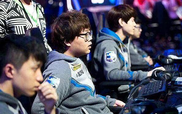 英雄联盟LPL夏季季后赛赛程过半，各队晋级世界赛形势一览